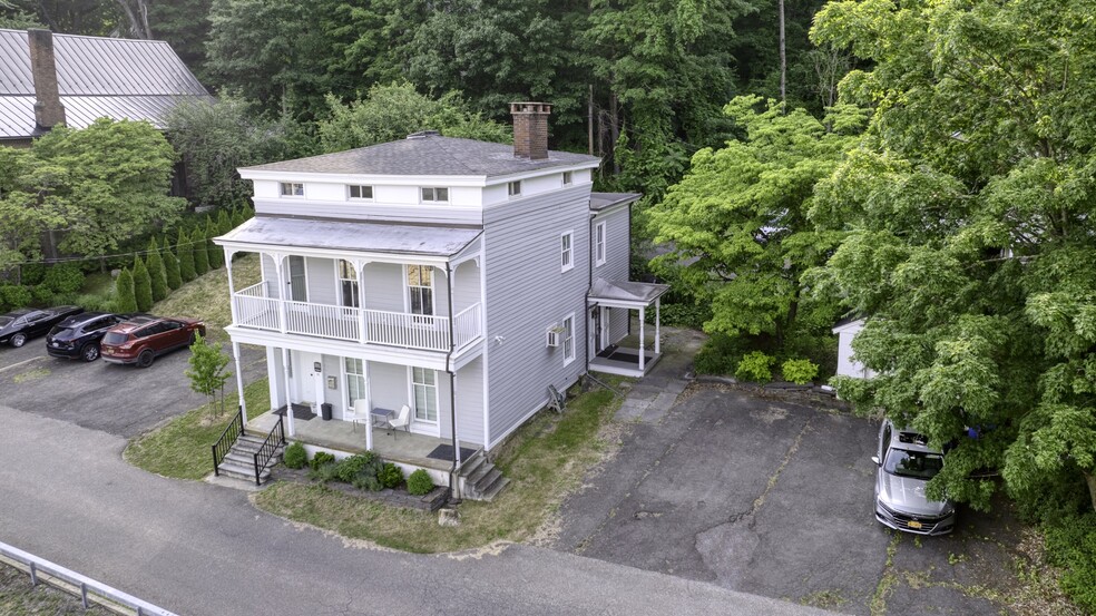 11 Fitch St, Kingston, NY for sale - Primary Photo - Image 1 of 43