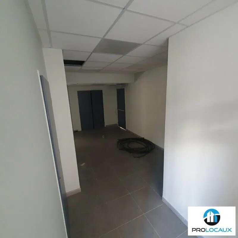 Vente Bureaux 165 m² - Photo 1