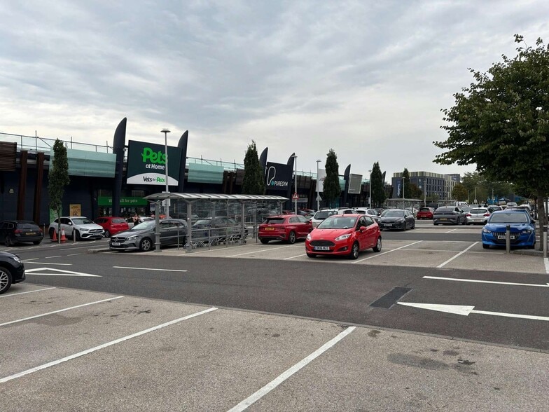 Station Rd, Filton to rent - Building Photo - Image 2 of 2