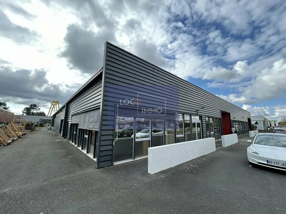 Location Local d'activités 1 320 m² - Photo 1