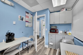 7100 W Camino Real, Boca Raton, FL to rent Interior Photo- Image 2 of 17