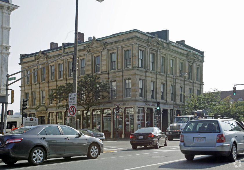 52-58 Warren St, Roxbury, MA for rent - Building Photo - Image 1 of 2