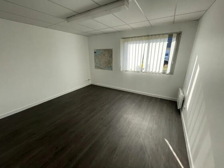 Industrial in La Chapelle-sur-Erdre to rent - Interior Photo - Image 3 of 6