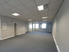 Tatton St, Knutsford to rent Building Photo- Image 2 of 4
