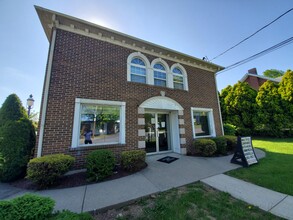 484 Stones Crossing Rd, Palmer Township, PA for rent Building Photo- Image 1 of 8