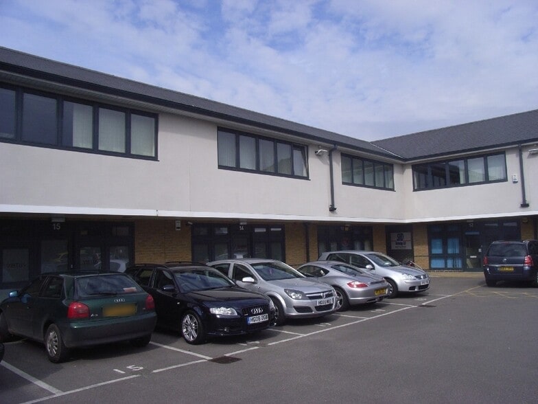 Botley Rd, Southampton to rent - Building Photo - Image 2 of 4