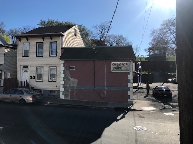 429 Summer St, Paterson, NJ for sale - Primary Photo - Image 2 of 11