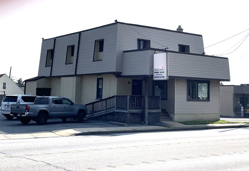 4225 Edgmont Ave, Brookhaven, PA for sale - Building Photo - Image 1 of 1