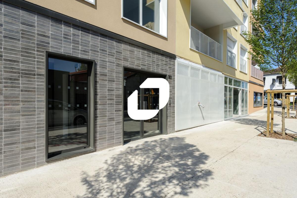 Light Industrial in Ivry-sur-Seine for sale Building Photo- Image 1 of 6