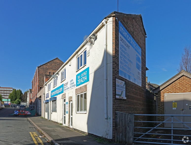 2 Paxton St, Stoke On Trent to rent - Building Photo - Image 2 of 7