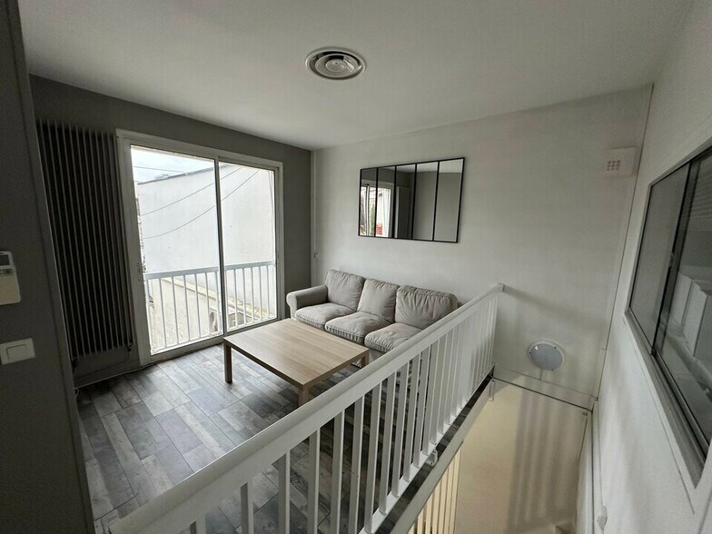 Light Industrial in Saint-Maur-des-Fossés to rent - Interior Photo - Image 3 of 5