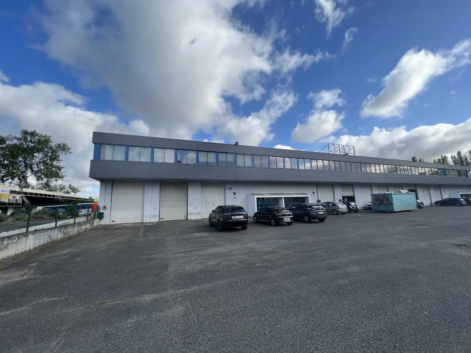 Light Industrial in SAINT-OUEN-L'AUMONE to rent Building Photo- Image 1 of 7