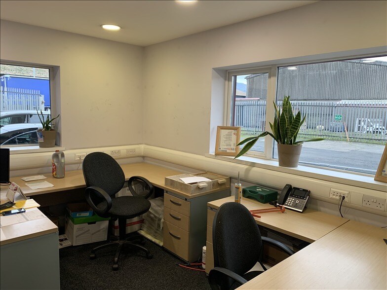 7 Duncrue Pl, Belfast BT3 9BU Industrial for Rent UK