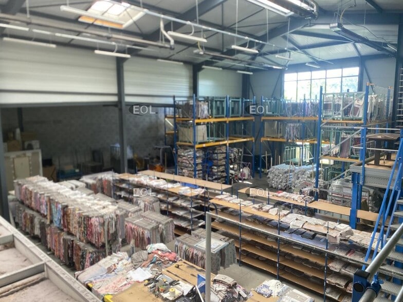 Light Industrial in Lissieu to rent - Interior Photo - Image 3 of 17