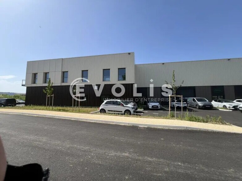 170 Rue Des Terres Bourdin, Rillieux-la-Pape for sale - Building Photo - Image 3 of 9