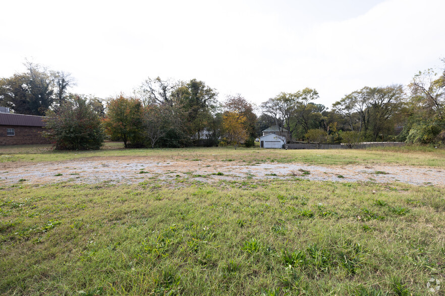 325 W Gaines St, Lawrenceburg, TN for sale - Primary Photo - Image 1 of 1