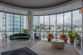 6801 Hollywood Blvd, Hollywood, CA to rent Interior Photo- Image 2 of 4