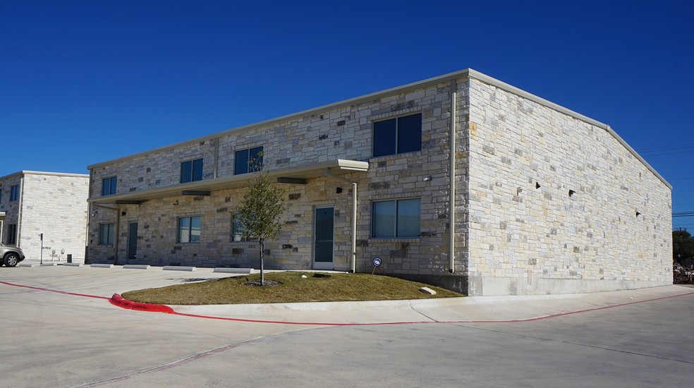 2000 Windy Ter, Austin, TX for rent - Building Photo - Image 3 of 5