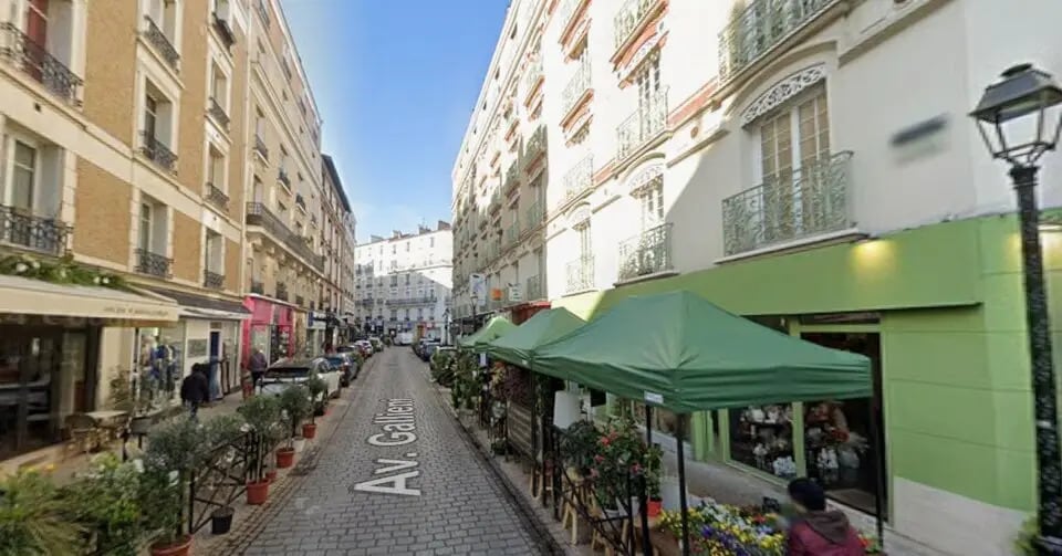 Avenue Gallieni, Courbevoie to rent Building Photo- Image 1 of 3