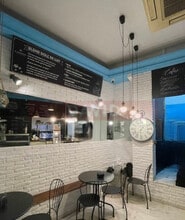 Retail in Barcelona, Barcelona to rent Interior Photo- Image 2 of 10