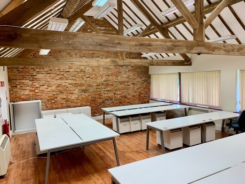 Coventry Rd, Sharnford to rent - Interior Photo - Image 1 of 5