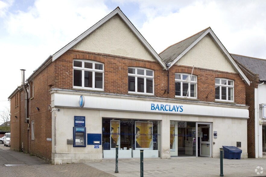 30-32 Station Rd, New Milton for sale - Primary Photo - Image 1 of 1