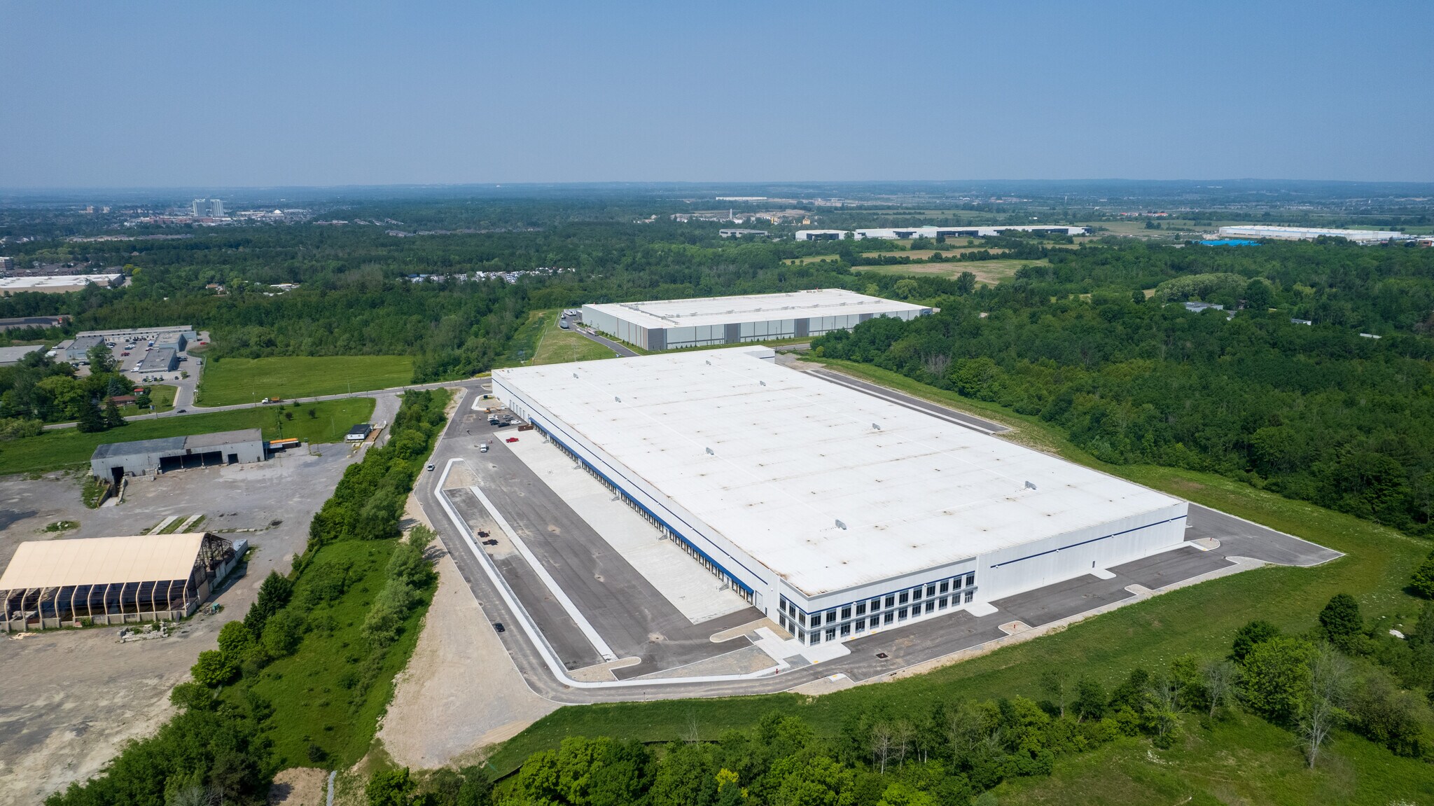 1565 Thornton Rd N, Oshawa, ON to rent Building Photo- Image 1 of 3