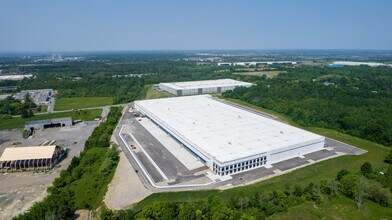 1565 Thornton Rd N, Oshawa, ON to rent Building Photo- Image 1 of 3