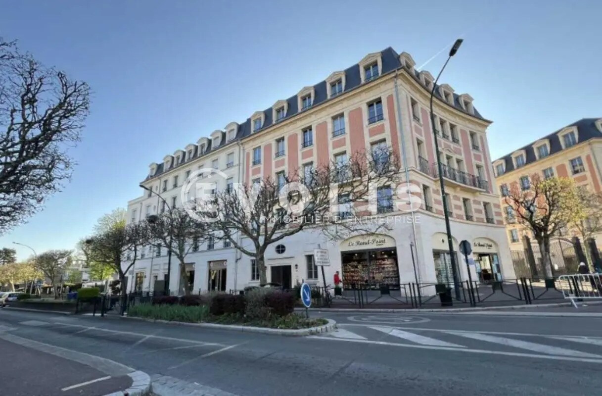 Office in Le Raincy to rent Building Photo- Image 1 of 11