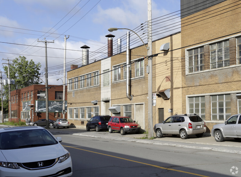 9735-9785 Rue Jeanne-Mance, Montréal, QC for sale - Building Photo - Image 2 of 2