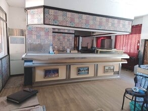 Retail in Madrid, Madrid to rent Interior Photo- Image 1 of 10