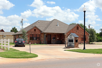 201 N Main St, Hennessey, OK for sale Primary Photo- Image 1 of 1