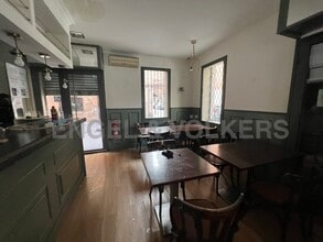Retail in Barcelona, Barcelona to rent Interior Photo- Image 1 of 10