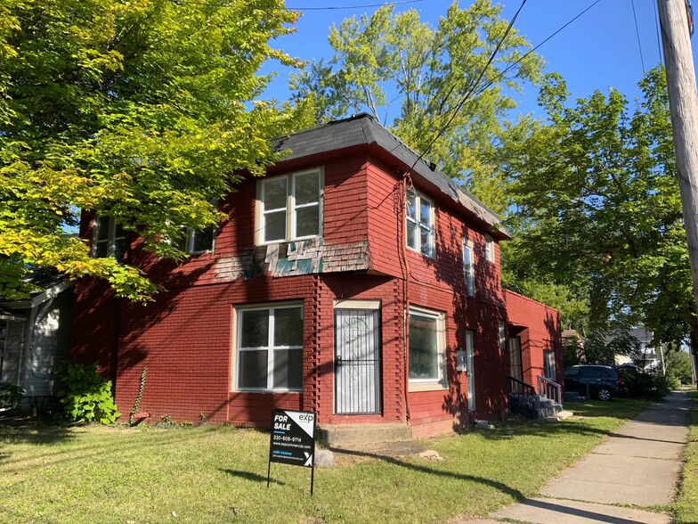 861 Jason Ave, Akron, OH for sale - Building Photo - Image 2 of 11