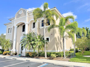 6634 Willow Park Dr, Naples, FL for rent Building Photo- Image 1 of 3