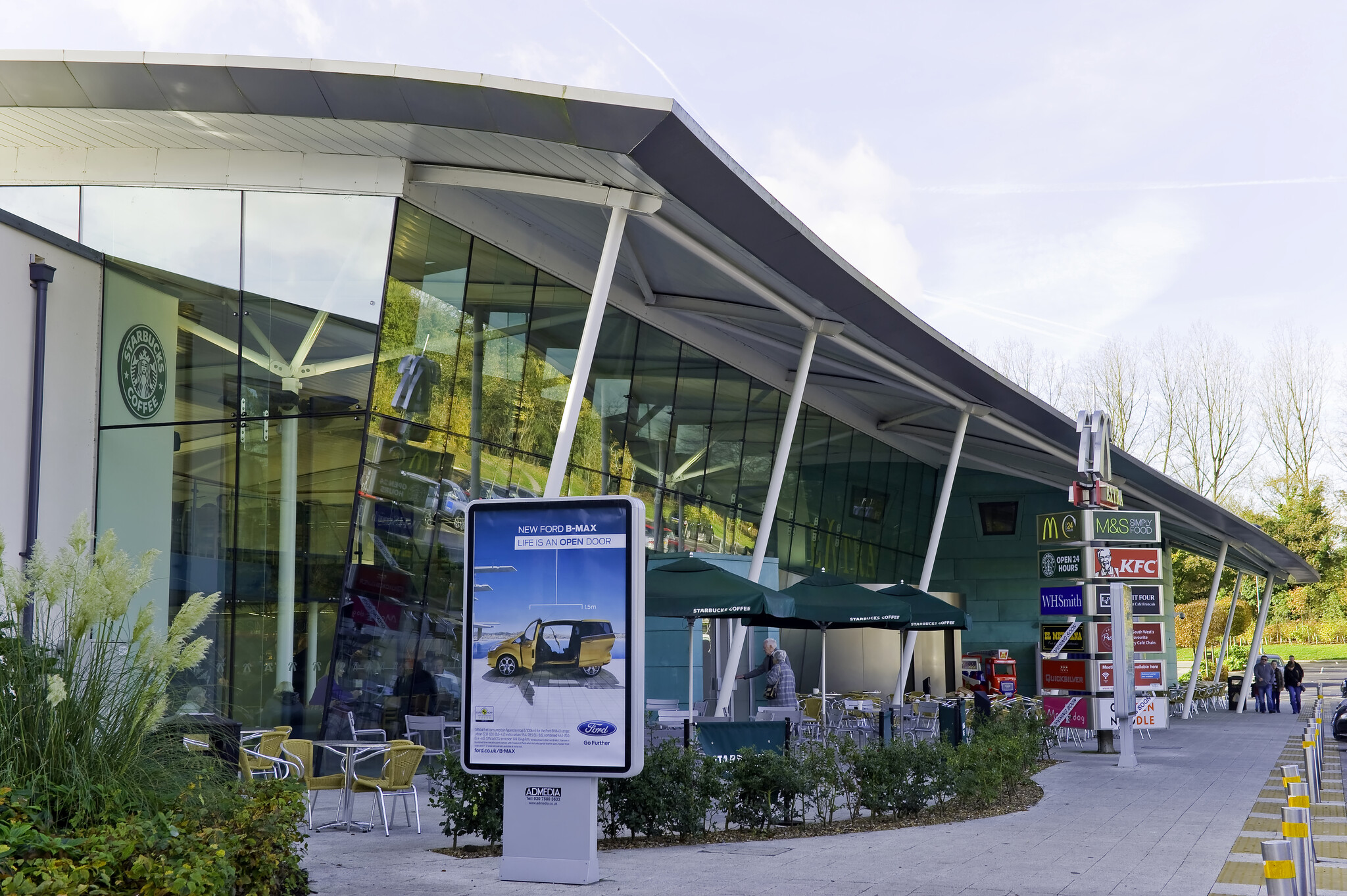 Windsor Rd, Beaconsfield to rent Primary Photo- Image 1 of 25