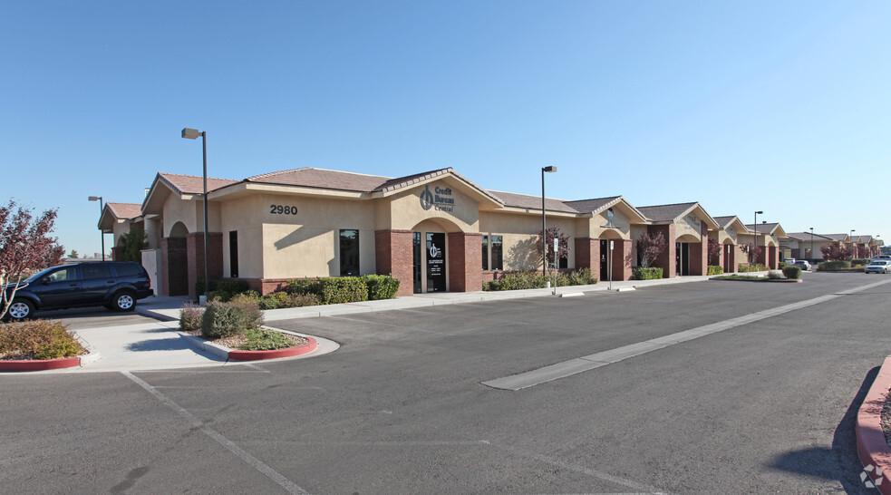 2980 S Jones Blvd, Las Vegas, NV for rent - Primary Photo - Image 1 of 36