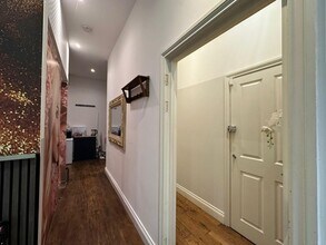 6 Marylands Rd, London to rent Interior Photo- Image 2 of 11