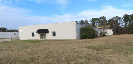 2907 Lee Ave, Sanford, NC for rent Primary Photo- Image 1 of 6