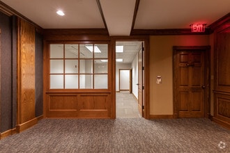 401 S Boston Ave, Tulsa, OK to rent Interior Photo- Image 2 of 8