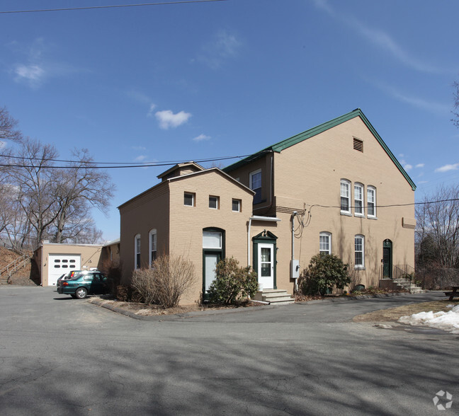 85 N Whitney St, Amherst, MA for rent - Primary Photo - Image 1 of 4