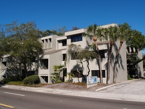 3333 W Kennedy Blvd, Tampa, FL for rent Building Photo- Image 1 of 15