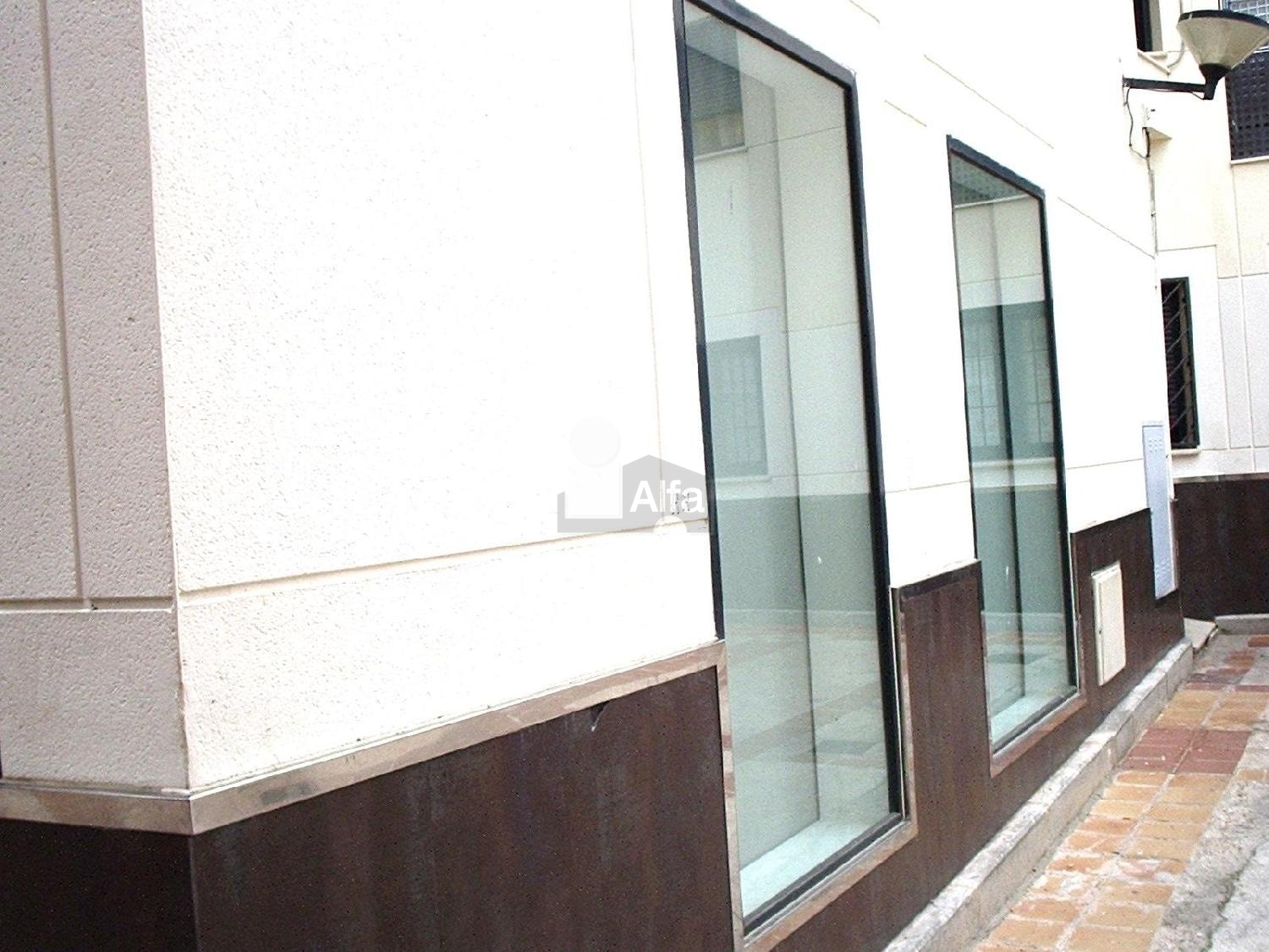 Retail in Velilla de San Antonio, Madrid to rent Building Photo- Image 1 of 3