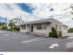 398 N Broad Street Ext, Nazareth, PA for sale Primary Photo- Image 1 of 1