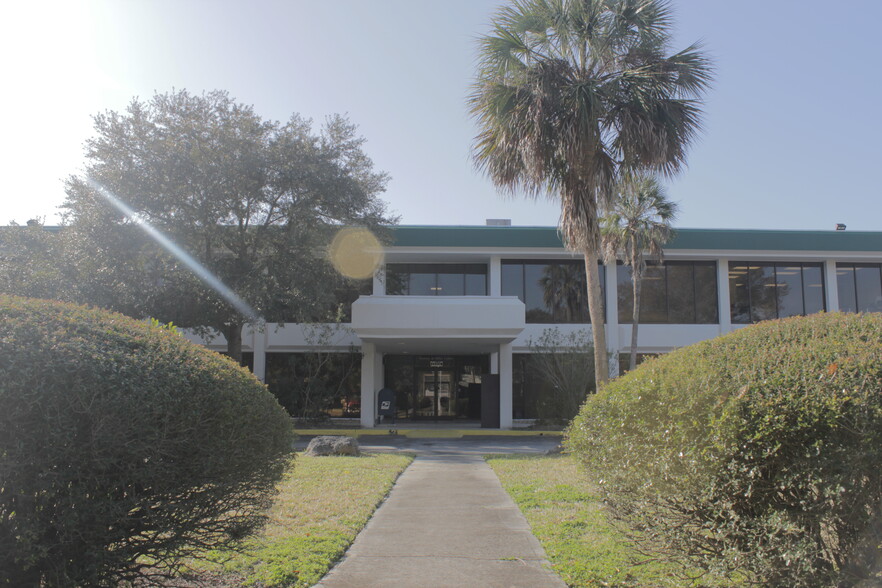 103 Century 21 Dr, Jacksonville, FL for rent - Building Photo - Image 1 of 23