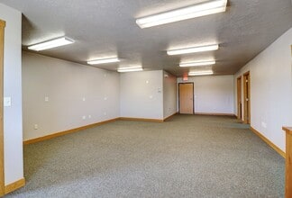 5402 53rd Ave S, Fargo, ND for rent Building Photo- Image 2 of 12