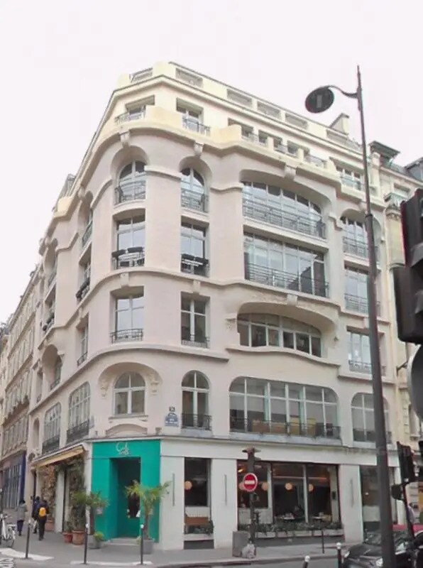 Location Bureaux 151 m² - Photo 1