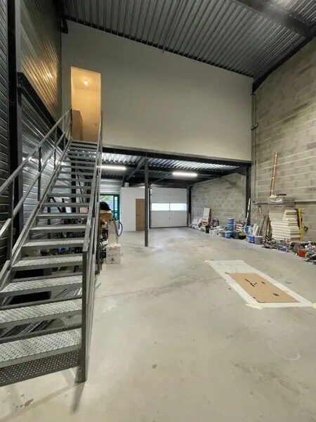 Location Local d'activités 154 m² à 308 m² - Photo 1