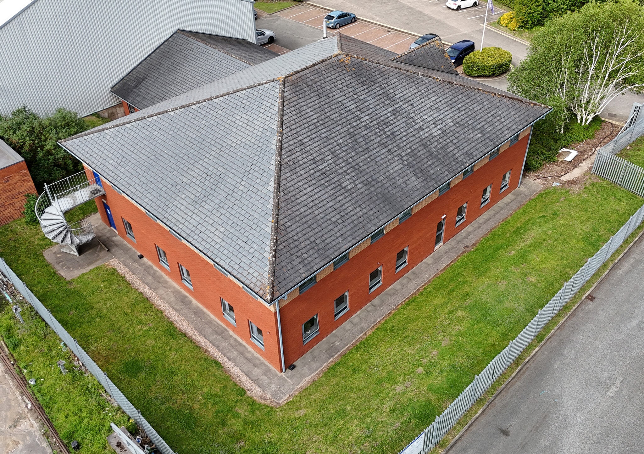 5 Hereward Rise, Halesowen to rent Building Photo- Image 1 of 4