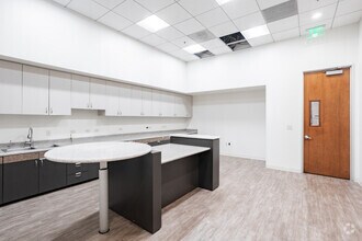 915 W Imperial Hwy, Brea, CA to rent Interior Photo- Image 2 of 4